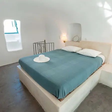 Santorini Retreat *